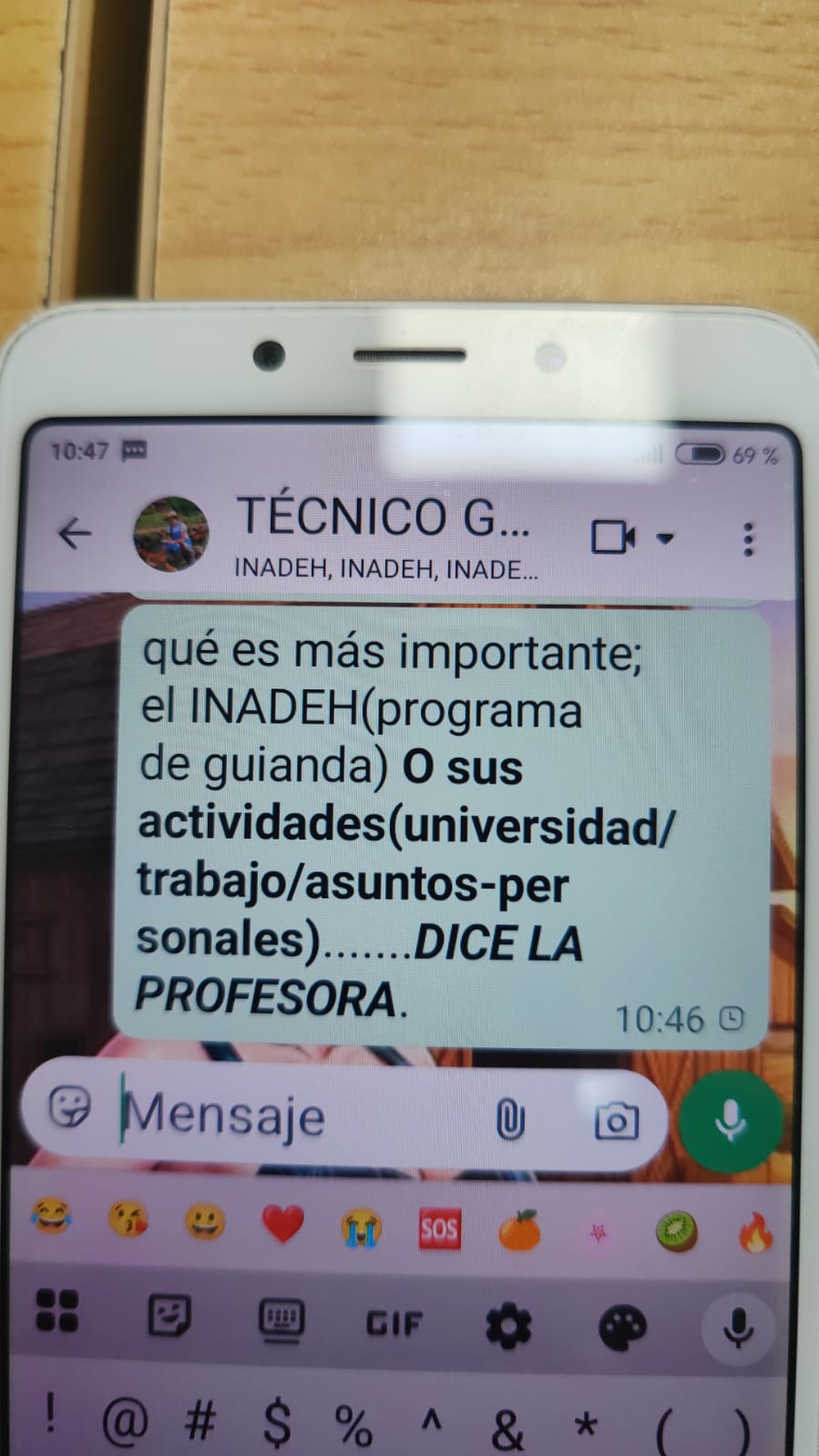 Gota de agua formando ondas concéntricas — la enseñanza que se expande, el impacto en cadena
