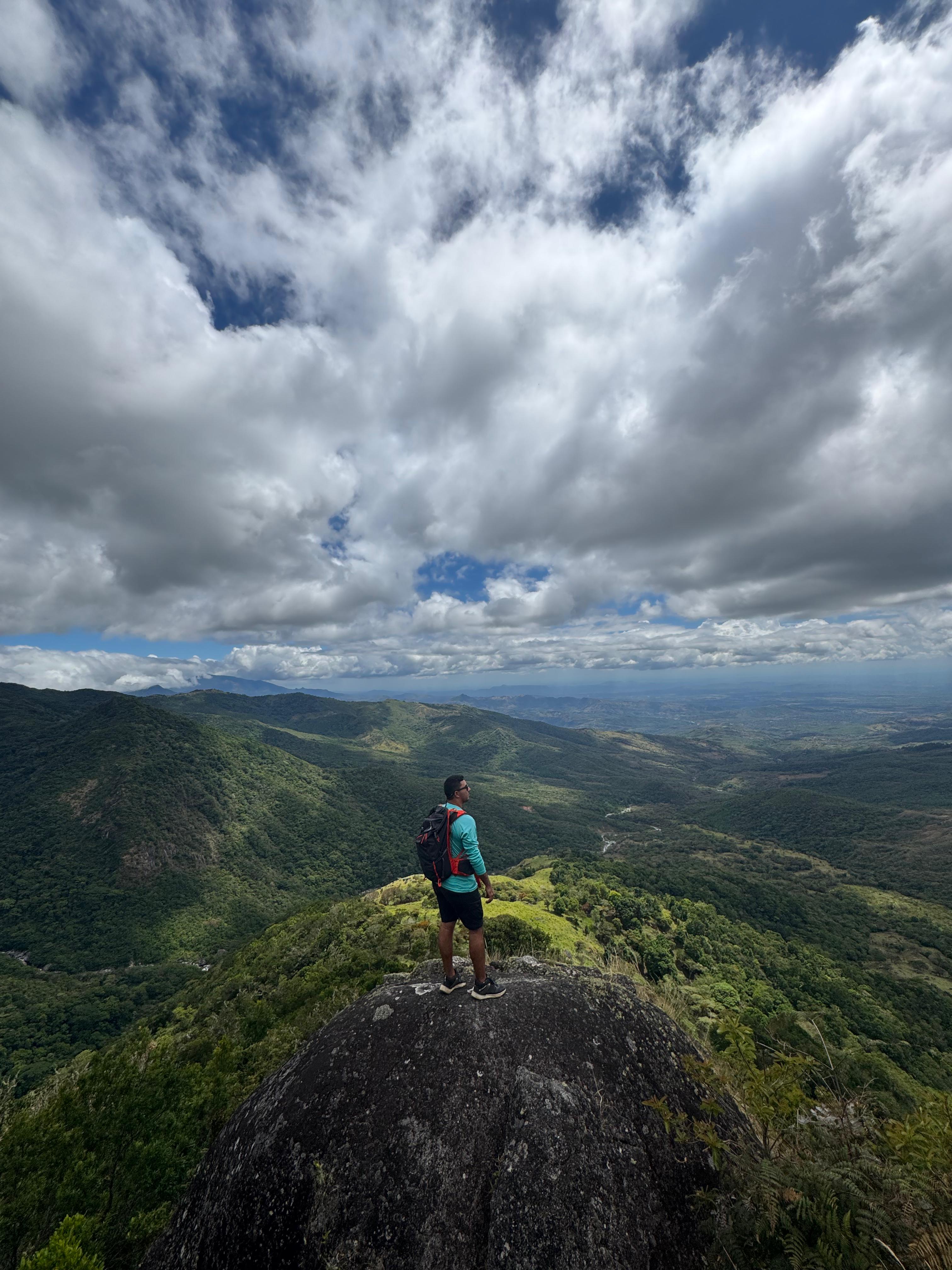 Panorámica inspiradora de la transición geográfica hacia el este de Panamá